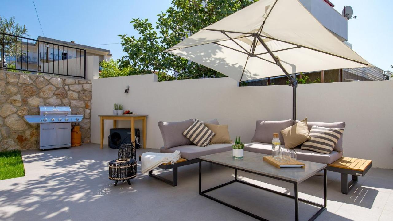 Apartments Villa Frankola With Swimming Pool 크리크베니카 외부 사진