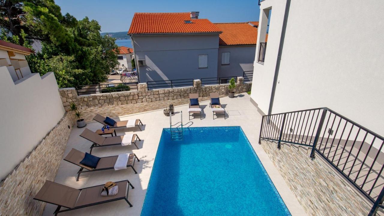 Apartments Villa Frankola With Swimming Pool 크리크베니카 외부 사진