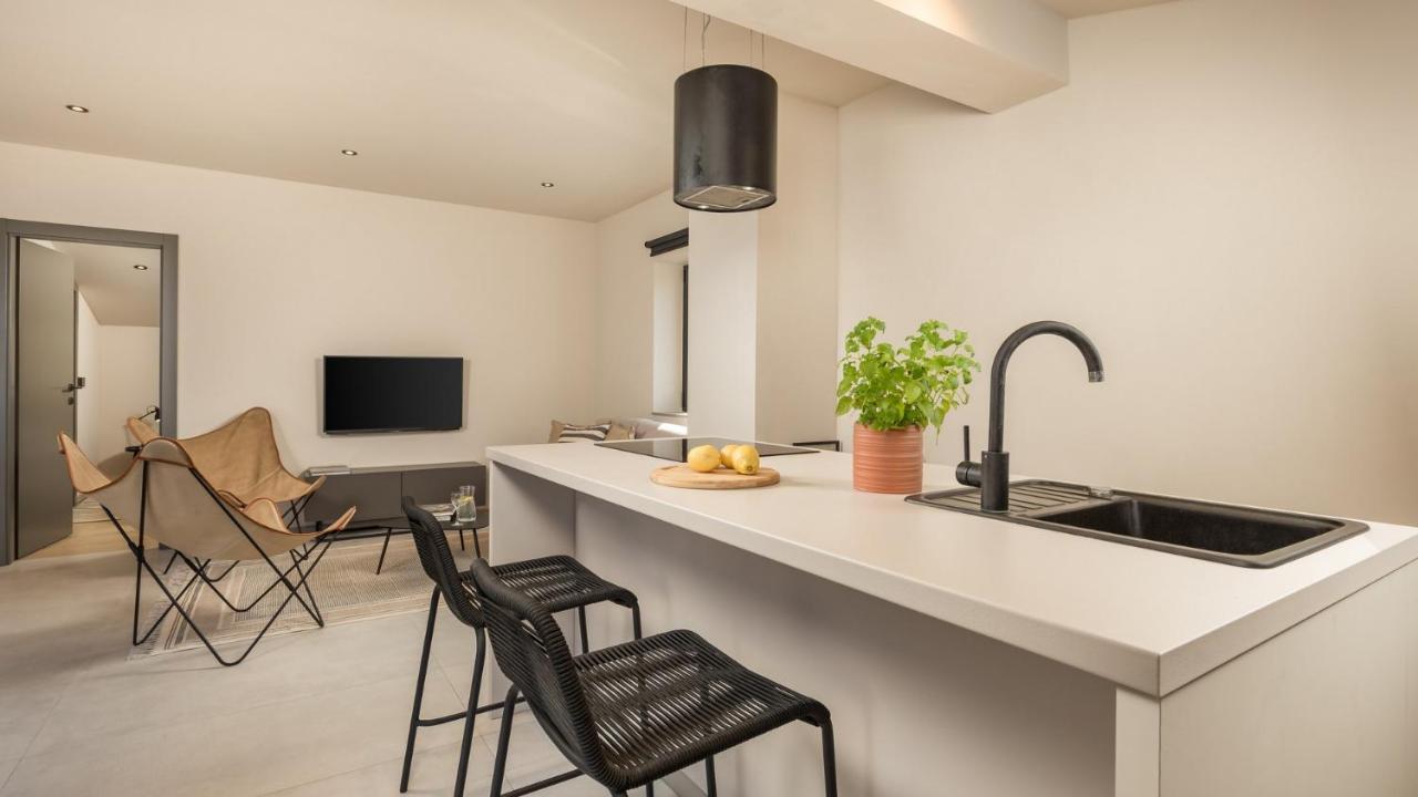 Apartments Villa Frankola With Swimming Pool 크리크베니카 외부 사진