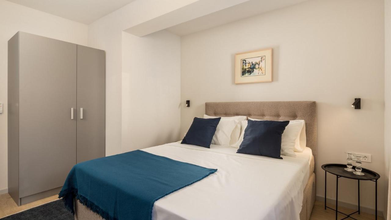 Apartments Villa Frankola With Swimming Pool 크리크베니카 외부 사진