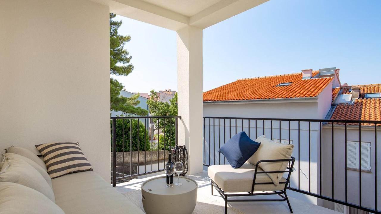 Apartments Villa Frankola With Swimming Pool 크리크베니카 외부 사진