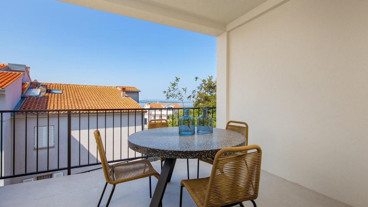 Apartments Villa Frankola With Swimming Pool 크리크베니카 외부 사진
