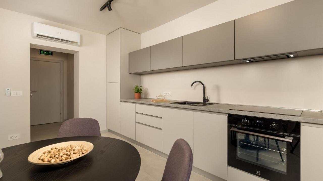 Apartments Villa Frankola With Swimming Pool 크리크베니카 외부 사진