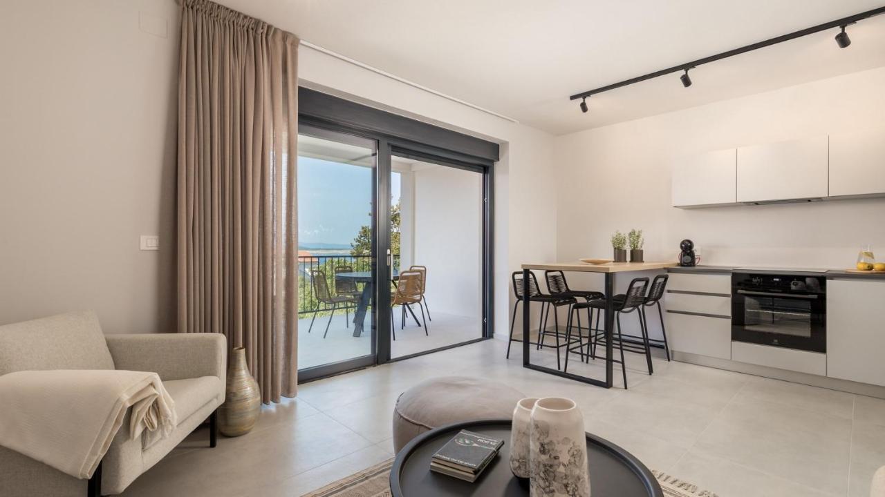 Apartments Villa Frankola With Swimming Pool 크리크베니카 외부 사진
