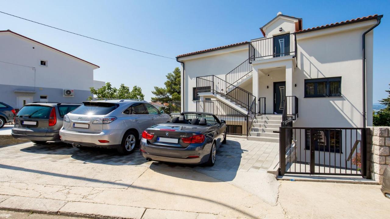 Apartments Villa Frankola With Swimming Pool 크리크베니카 외부 사진