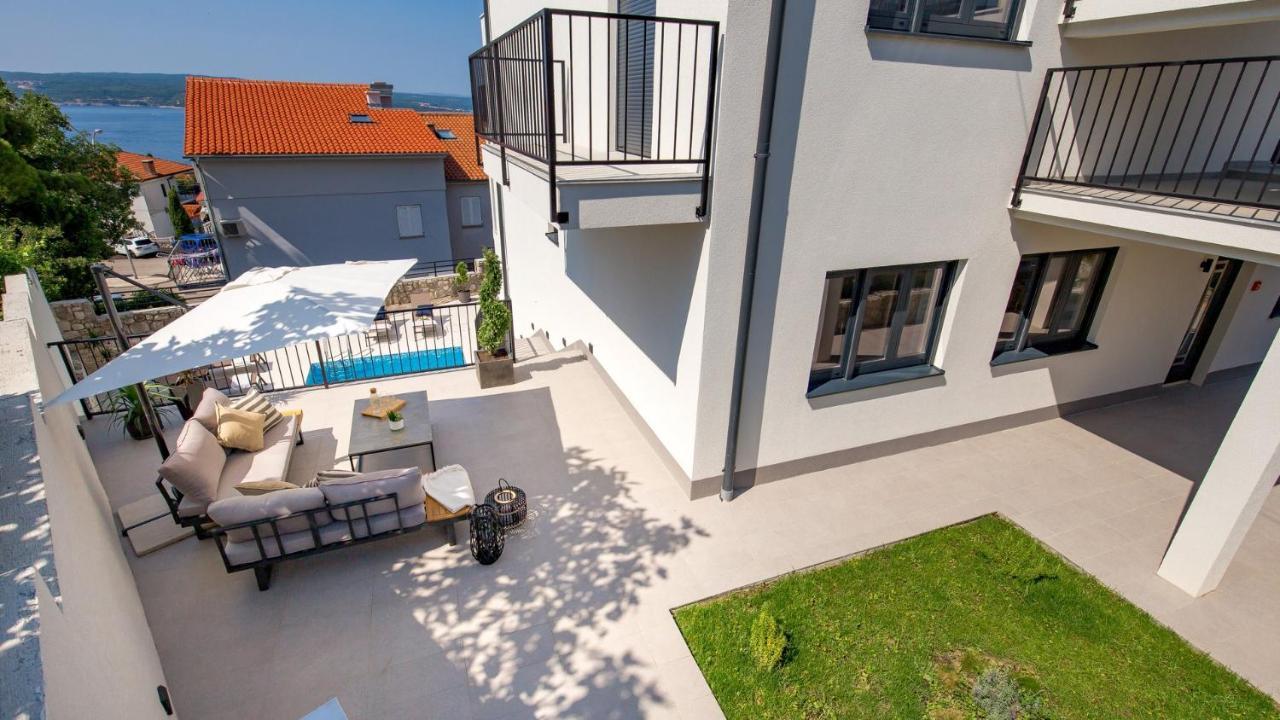 Apartments Villa Frankola With Swimming Pool 크리크베니카 외부 사진
